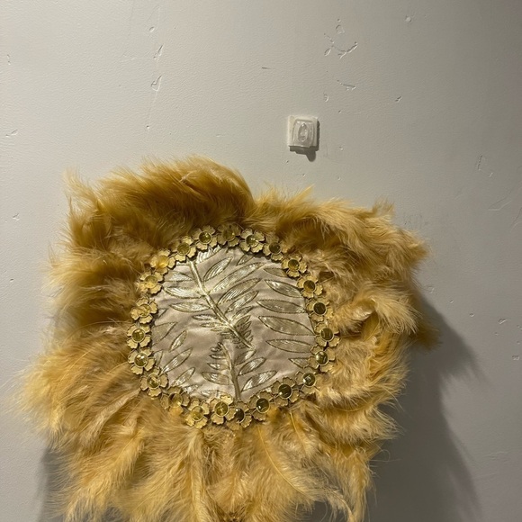 Beautiful Detailed Gold Feather Hand Fan Wedding African Traditional Engagement - Picture 4 of 5